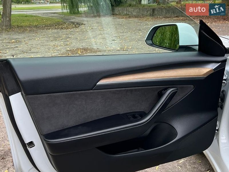Седан Tesla Model 3 2021 в Млиніві фото 26 Седан Tesla Model 3 2021 в Млиніві
