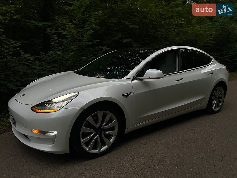 Tesla Model 3 2019
