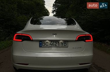 Седан Tesla Model 3 2019 в Львові