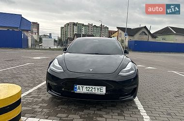 Седан Tesla Model 3 2018 в Ивано-Франковске