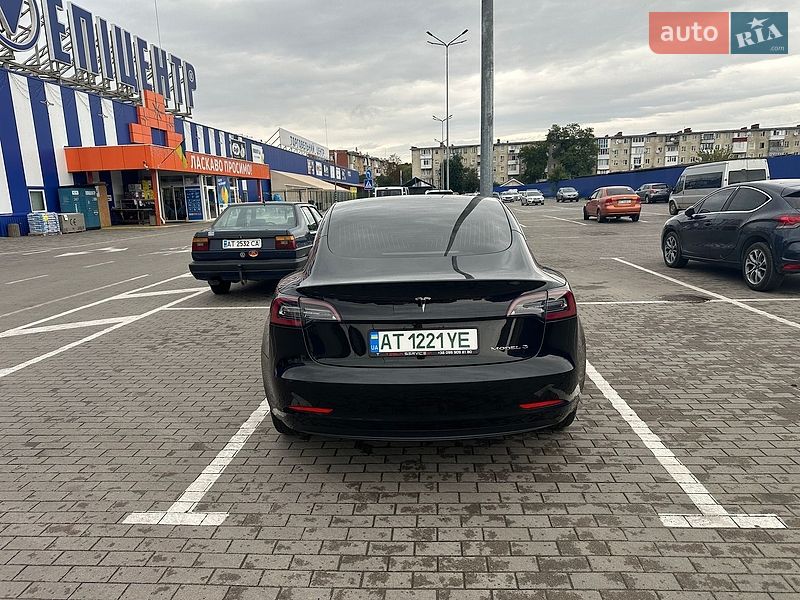 Седан Tesla Model 3 2018 в Ивано-Франковске