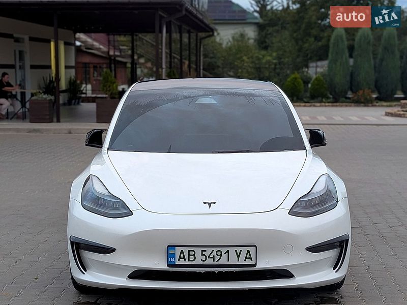 Tesla Model 3 2022