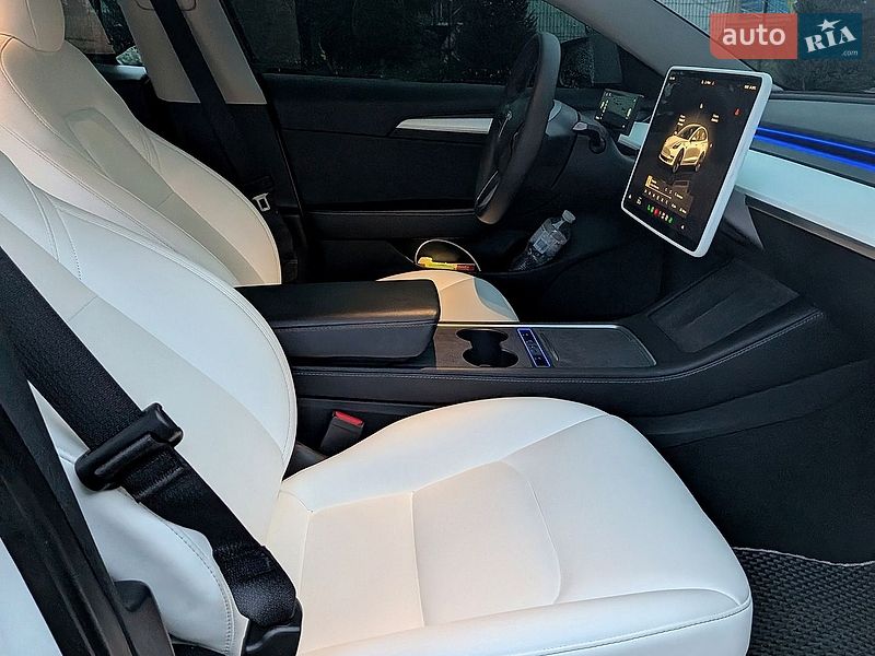 Седан Tesla Model 3 2022 в Могилів-Подільському
