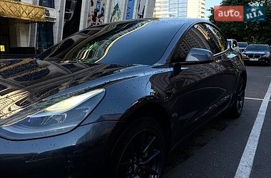 Седан Tesla Model 3 2021 в Одессе