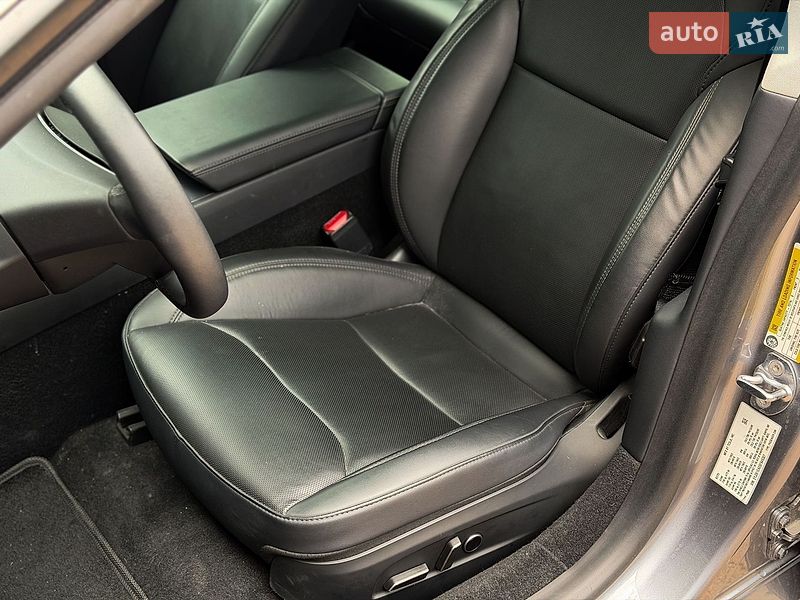Седан Tesla Model 3 2025 в Киеве