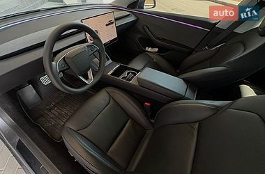 Седан Tesla Model 3 2024 в Києві