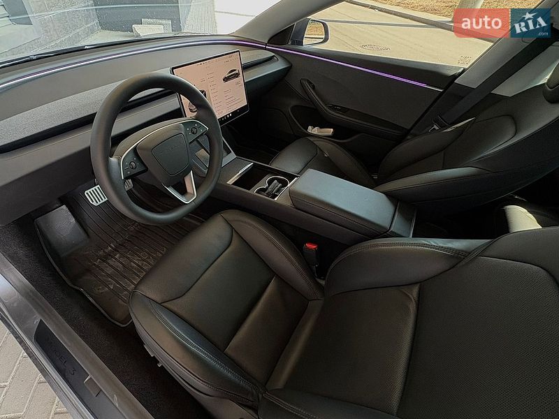 Седан Tesla Model 3 2024 в Києві