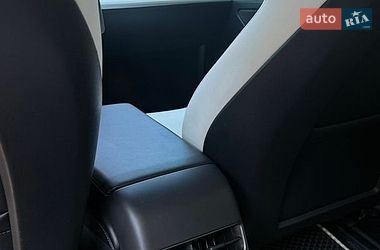 Седан Tesla Model 3 2021 в Кривому Розі