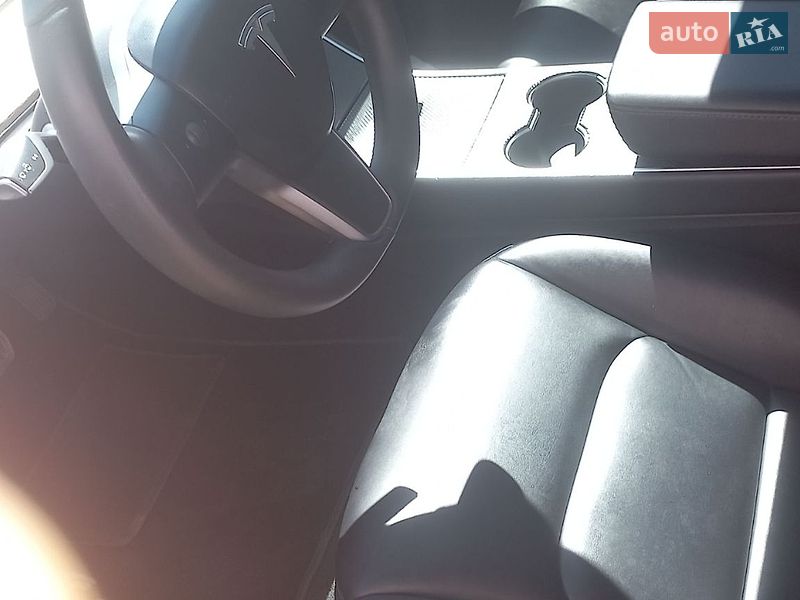 Седан Tesla Model 3 2020 в Одессе
