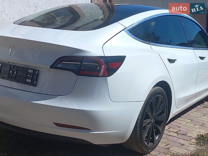 Седан Tesla Model 3 2020 в Одессе
