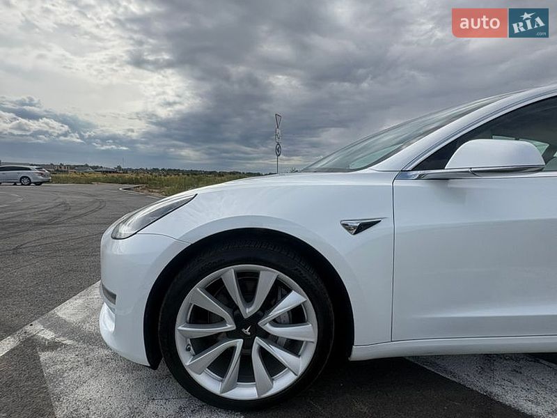 Седан Tesla Model 3 2019 в Киеве фото 7 Седан Tesla Model 3 2019 в Киеве
