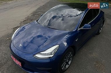 Седан Tesla Model 3 2019 в Луцке
