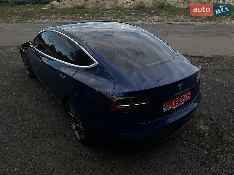 Седан Tesla Model 3 2019 в Луцке