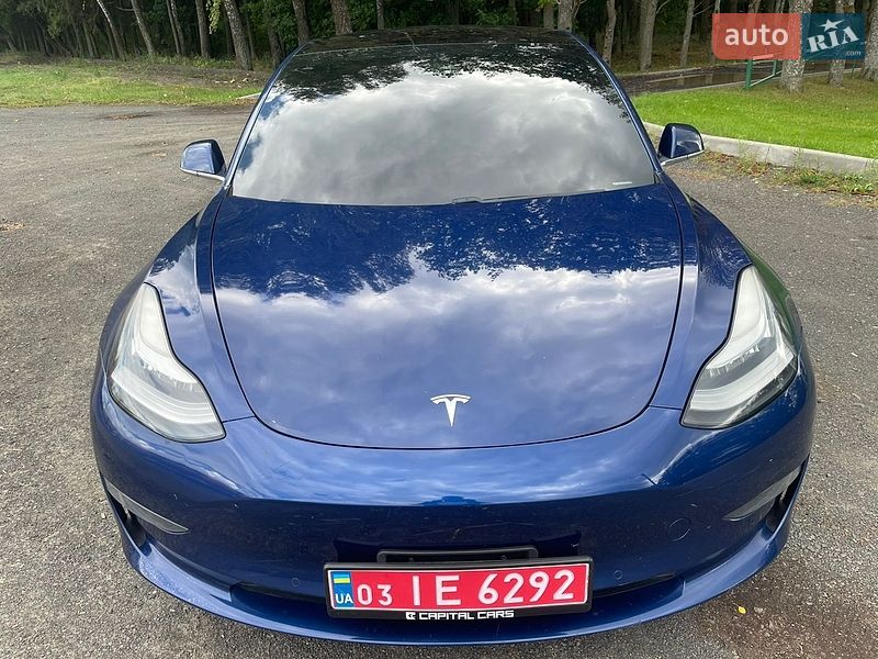 Седан Tesla Model 3 2019 в Луцке