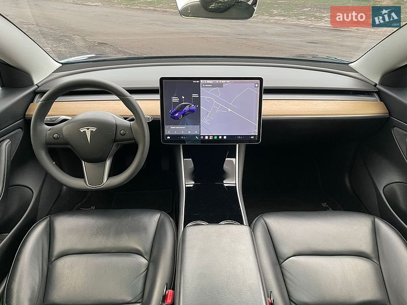 Седан Tesla Model 3 2019 в Луцке