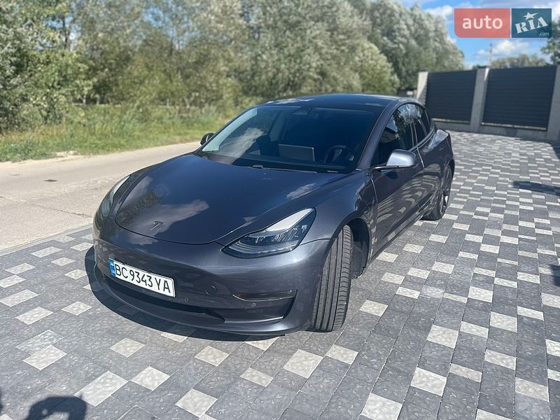 Седан Tesla Model 3 2020 в Львові