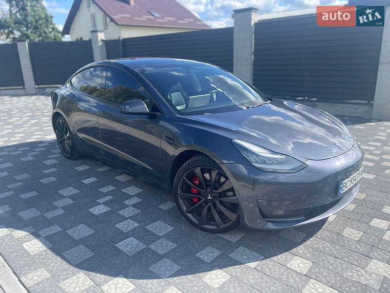 Седан Tesla Model 3 2020 в Львові
