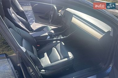 Седан Tesla Model 3 2020 в Львові