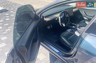 Седан Tesla Model 3 2020 в Львові