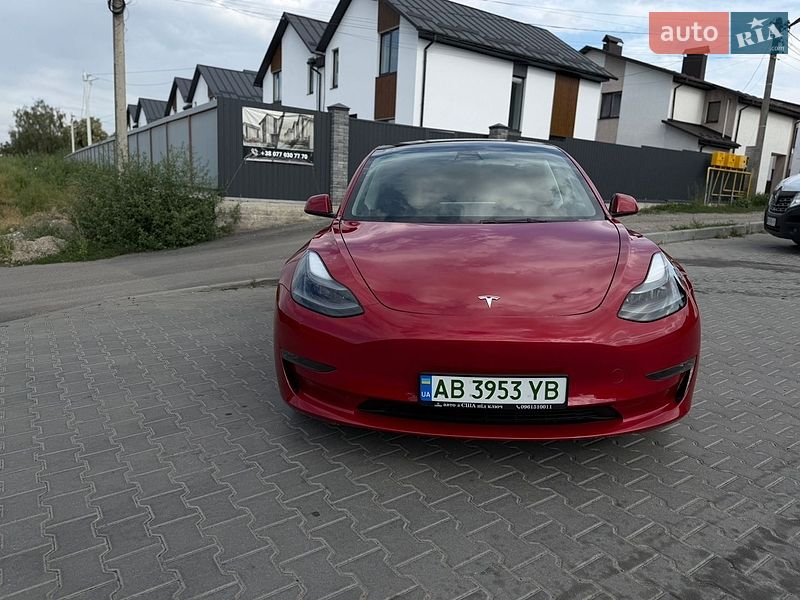 Седан Tesla Model 3 2022 в Вінниці