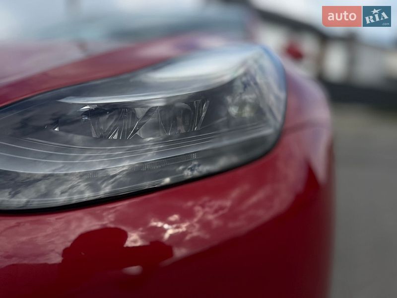 Седан Tesla Model 3 2022 в Вінниці