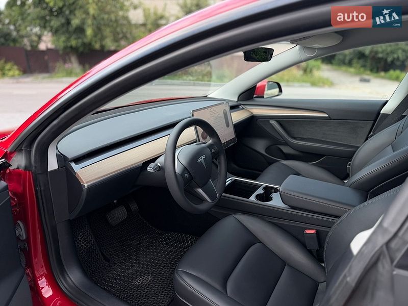 Седан Tesla Model 3 2022 в Вінниці