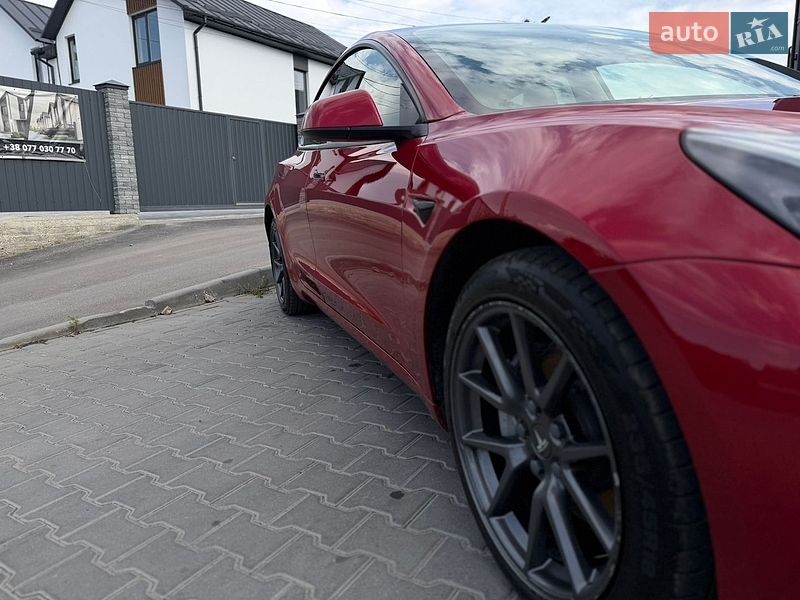 Седан Tesla Model 3 2022 в Вінниці