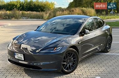 Седан Tesla Model 3 2024 в Рівному