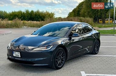 Седан Tesla Model 3 2024 в Рівному
