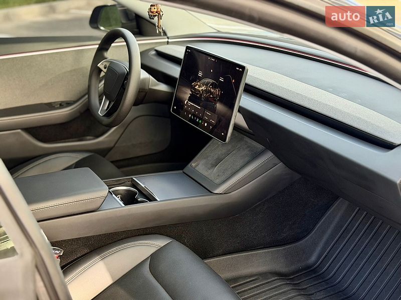 Седан Tesla Model 3 2024 в Рівному