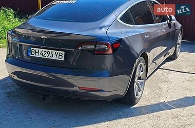 Седан Tesla Model 3 2020 в Чорноморську