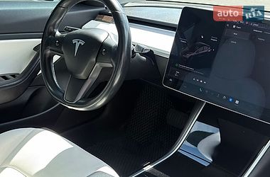 Седан Tesla Model 3 2018 в Киеве