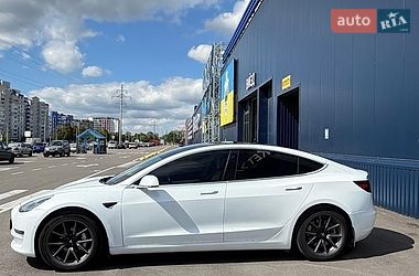 Седан Tesla Model 3 2018 в Киеве