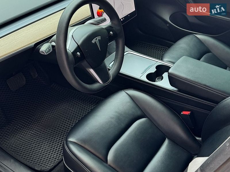 Седан Tesla Model 3 2021 в Кривому Розі