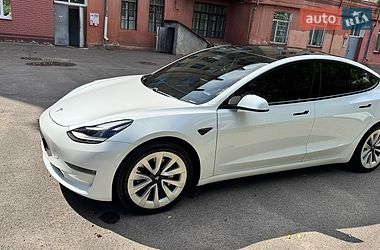 Седан Tesla Model 3 2021 в Кривом Роге