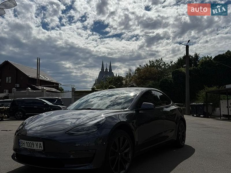 Седан Tesla Model 3 2021 в Одессе