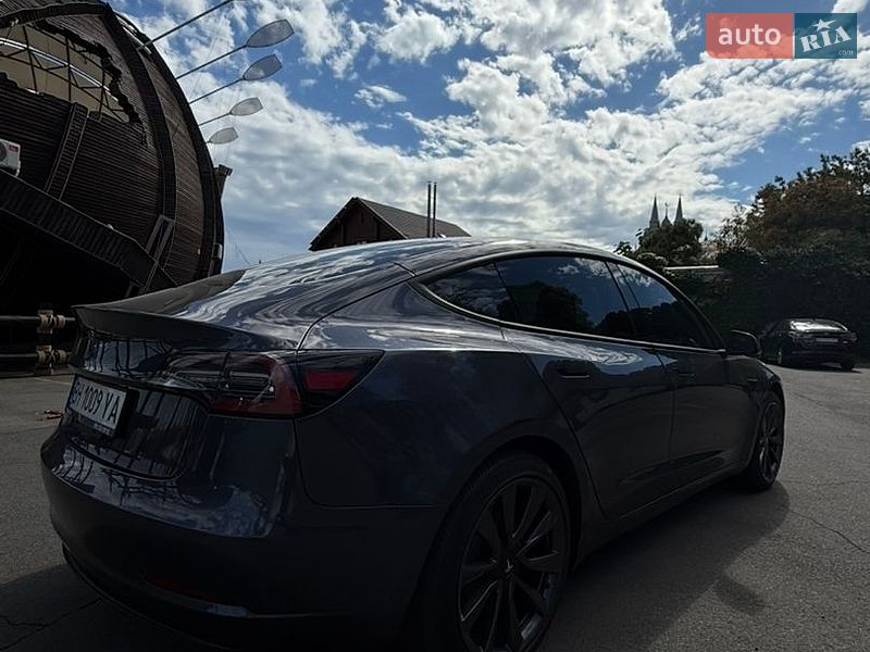Седан Tesla Model 3 2021 в Одессе