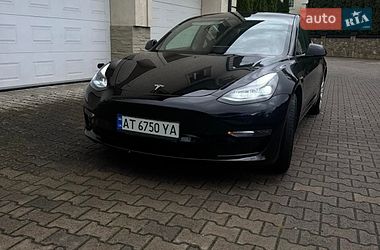 Седан Tesla Model 3 2022 в Надворной