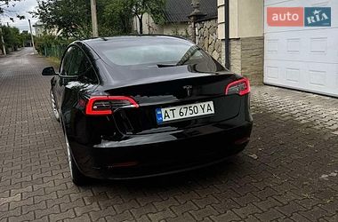 Седан Tesla Model 3 2022 в Надворной