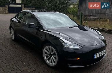 Седан Tesla Model 3 2022 в Надворной