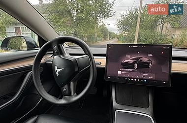 Седан Tesla Model 3 2022 в Надворной
