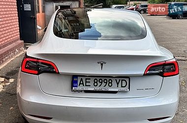 Седан Tesla Model 3 2021 в Кривому Розі