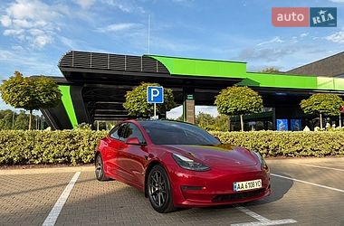 Седан Tesla Model 3 2021 в Києві