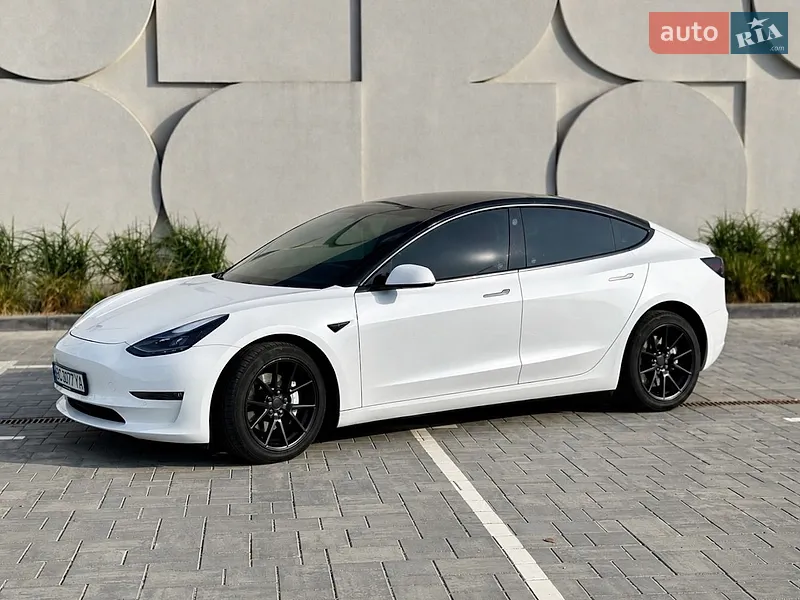Tesla Model 3 2021
