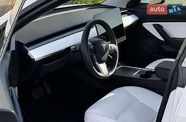 Седан Tesla Model 3 2021 в Луцке