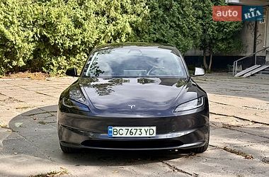 Седан Tesla Model 3 2024 в Львове
