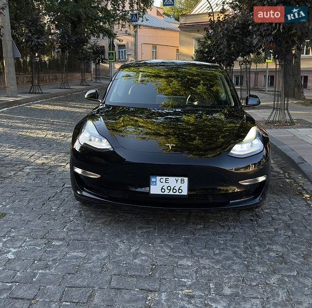 Tesla Model 3 2022