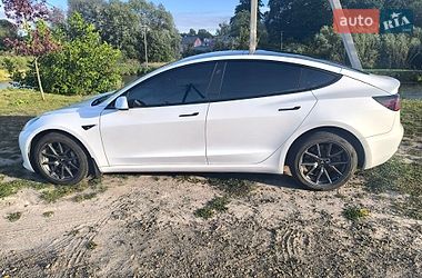 Седан Tesla Model 3 2022 в Львове