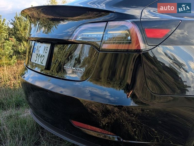 Седан Tesla Model 3 2021 в Ковелі