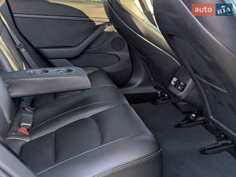 Седан Tesla Model 3 2021 в Ковелі